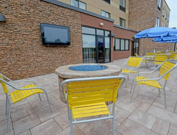Fairfield Inn & Suites Bowling Green hotel detail image 3