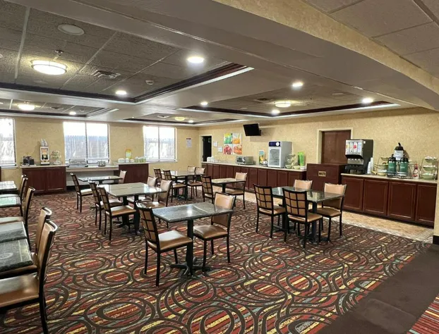 Quality Suites Midland North Loop 250 hotel detail image 3