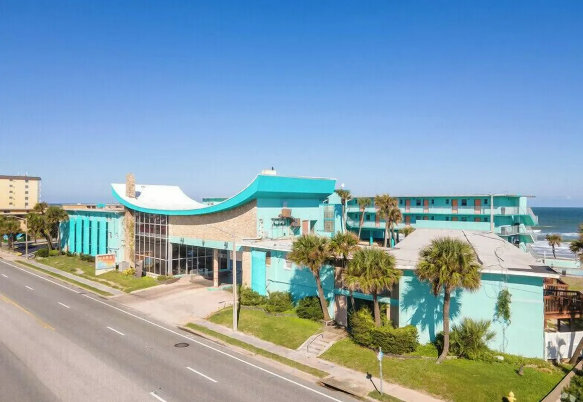 Makai Beach Lodge hotel hero