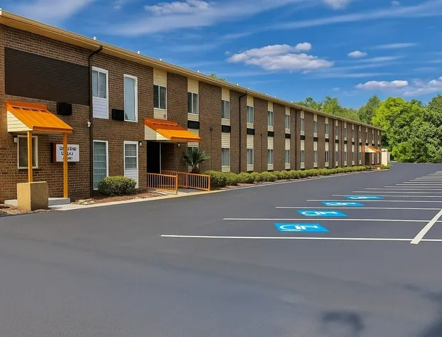 Raceway Inn hotel detail image 3