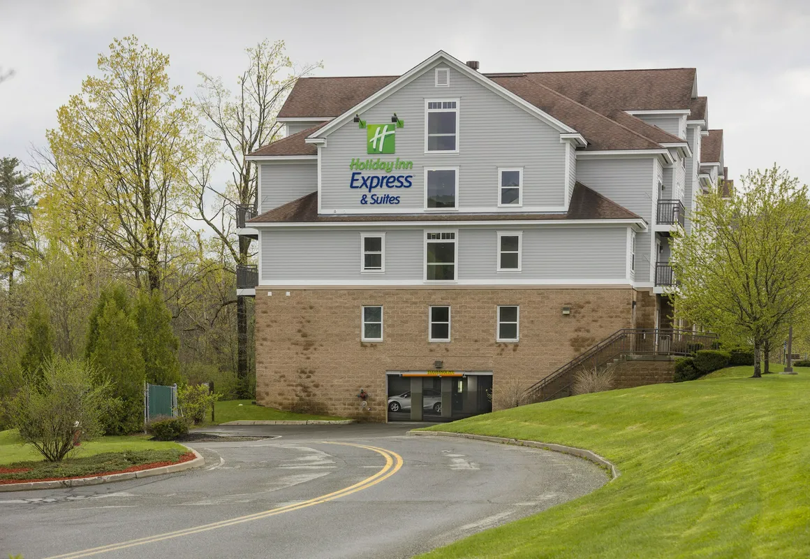 Holiday Inn Express Hotel & Suites White River Junction by IHG hotel hero