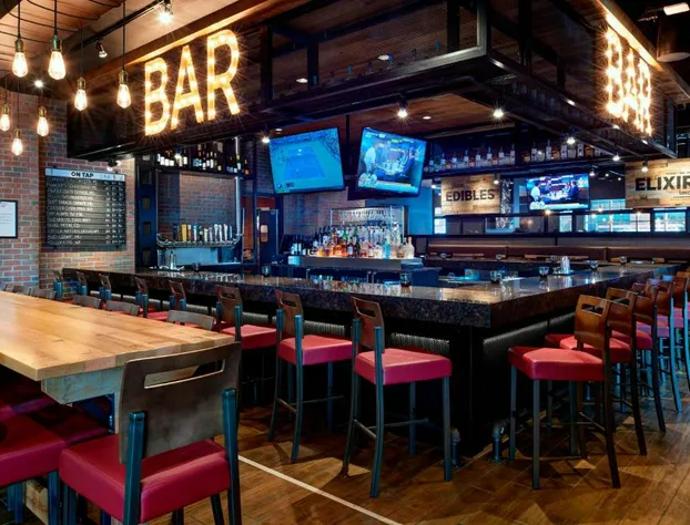 Courtyard By Marriott Detroit Downtown hotel detail image 2