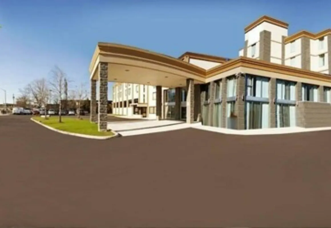 Comfort Inn & Conference Centre Toronto Airport hotel hero