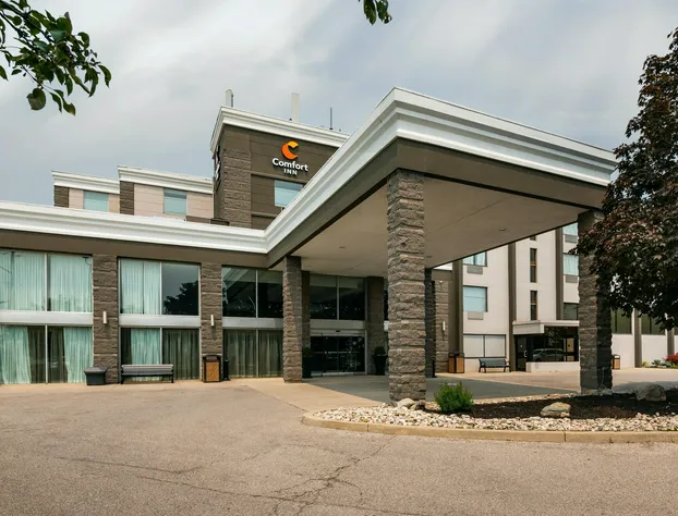 Comfort Inn & Conference Centre Toronto Airport hotel detail image 3