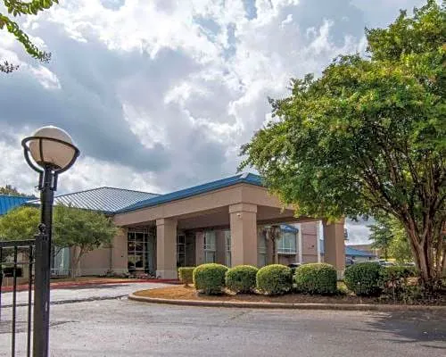 Economy Inn & Suites Shreveport hotel detail image 1