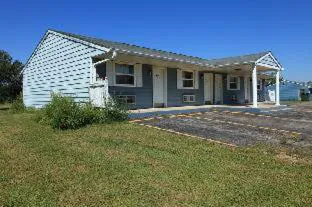 Americas Best Value Inn Suburban Motel hotel detail image 3