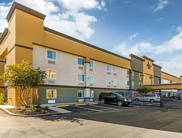 Comfort Inn Airport hotel detail image 1