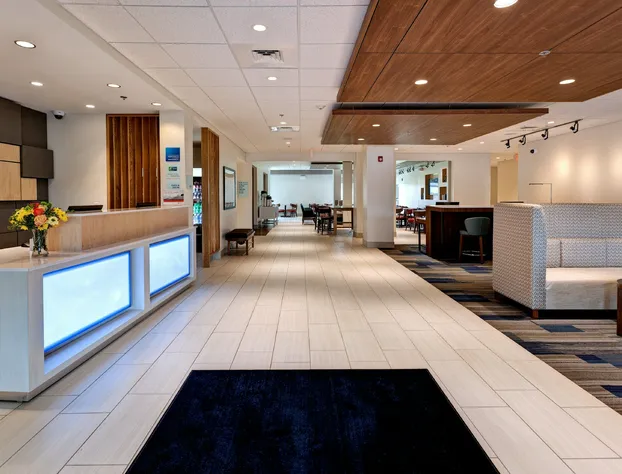 Holiday Inn Express & Suites Manhattan by IHG hotel detail image 4