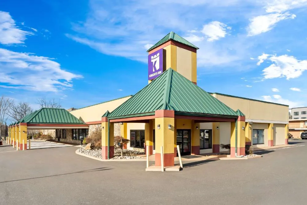 Knights Inn Montgomeryville hotel hero