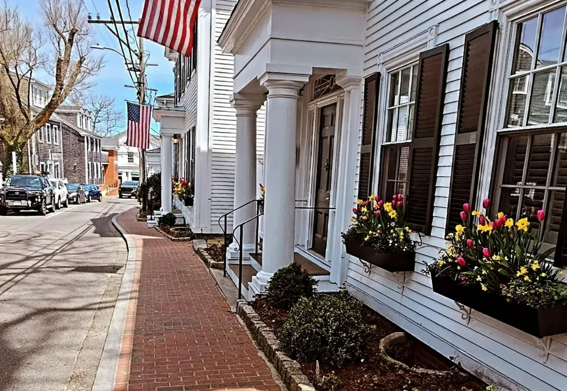 The Harborside Inn hotel hero