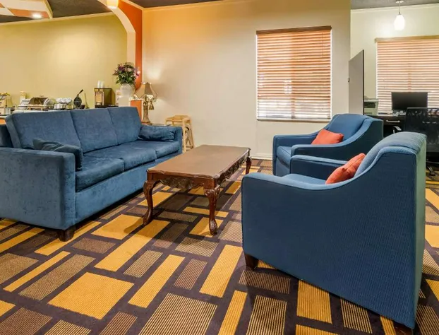Quality Inn & Suites Lenexa Kansas City hotel detail image 3
