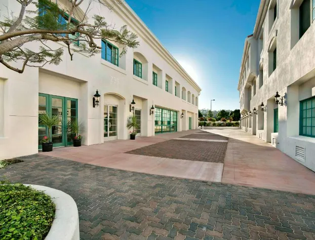 DoubleTree by Hilton San Pedro - Port of Los Angeles hotel detail image 1