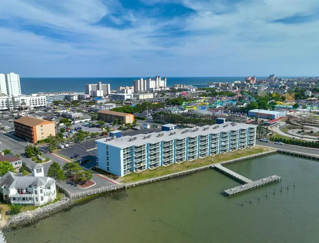 Bay Club Resort by Coolvacay hotel detail image 2
