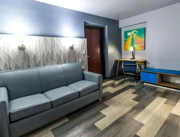 Days Inn & Suites by Wyndham Milwaukee hotel detail image 2