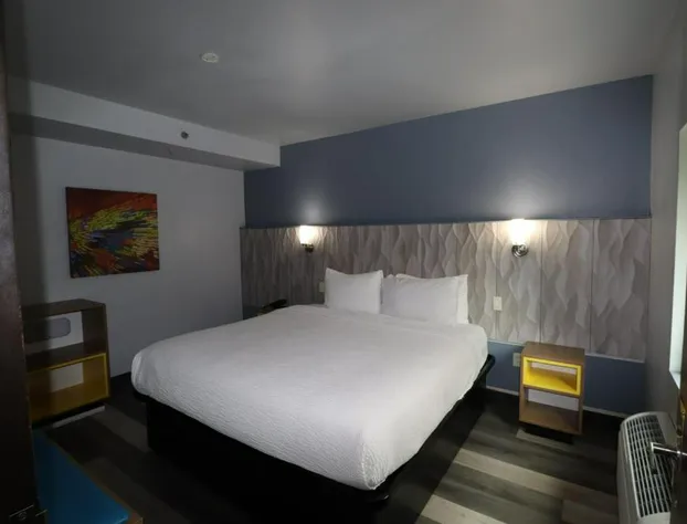 Days Inn & Suites by Wyndham Milwaukee hotel detail image 4