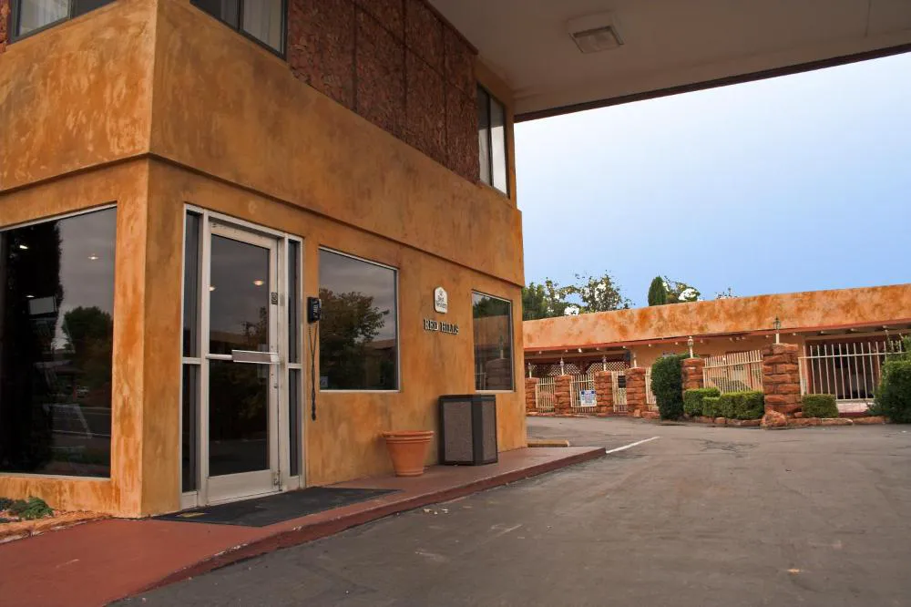 Best Western Red Hills hotel hero