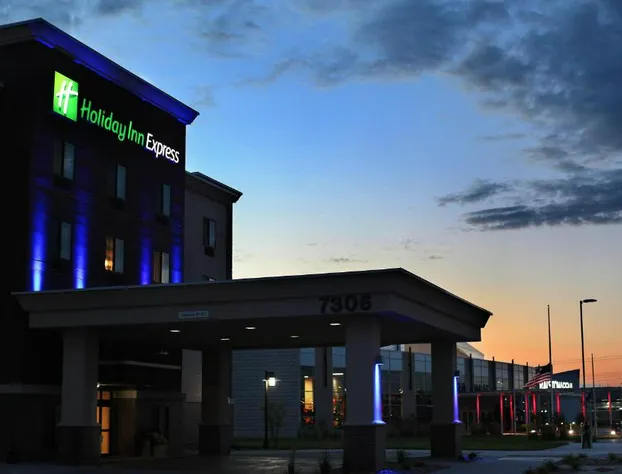 Holiday Inn Express & Suites Omaha South - Ralston Arena by IHG hotel detail image 1