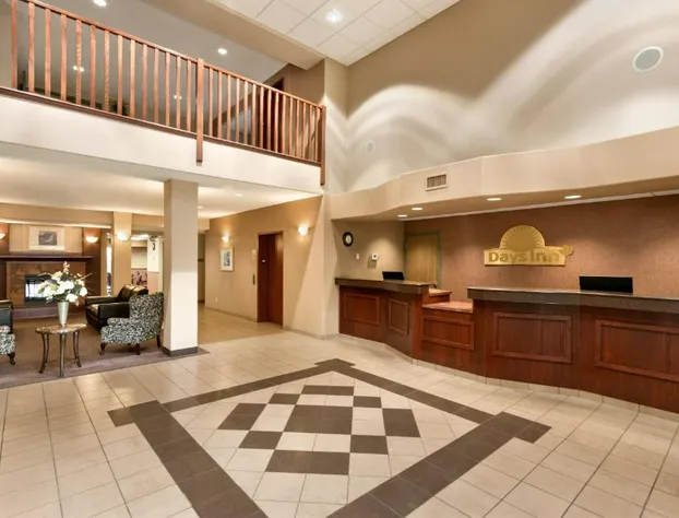 Days Inn by Wyndham Thunder Bay North hotel detail image 1