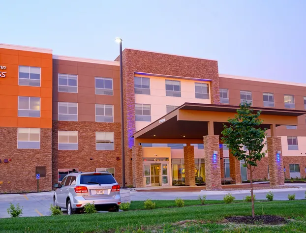 Holiday Inn Express & Suites Omaha - Millard Area by IHG hotel detail image 2