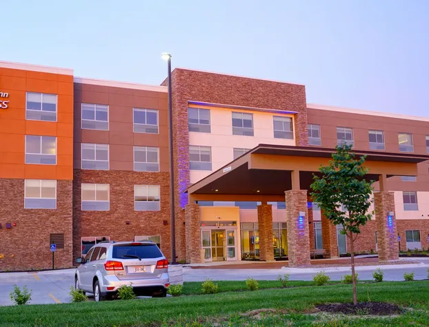 Holiday Inn Express & Suites Omaha - Millard Area by IHG hotel detail image 2