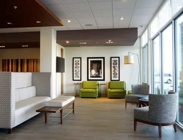 Holiday Inn Express & Suites Omaha - Millard Area by IHG hotel detail image 4