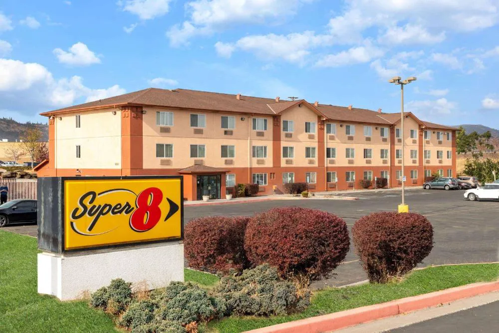 Super 8 by Wyndham The Dalles OR hotel hero