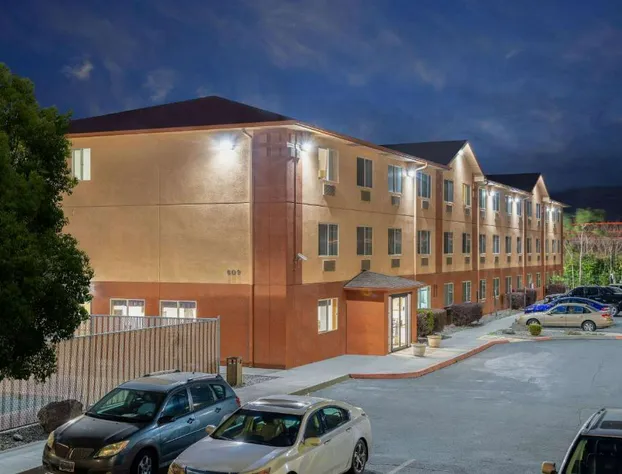 Super 8 by Wyndham The Dalles OR hotel detail image 1