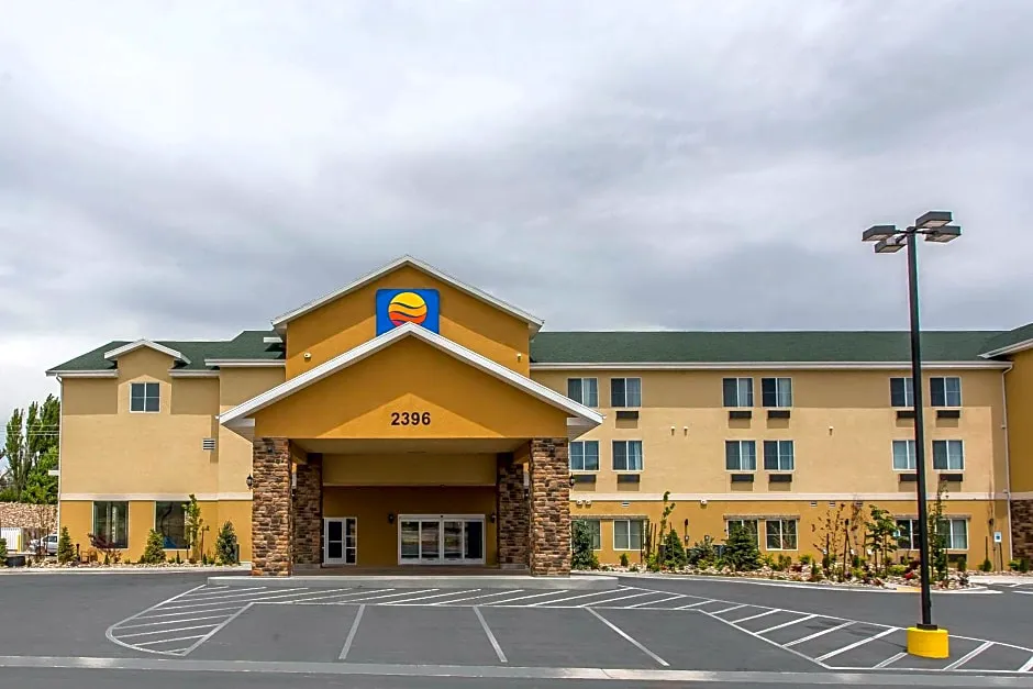 Comfort Inn & Suites Vernal - National Monument Area hotel hero