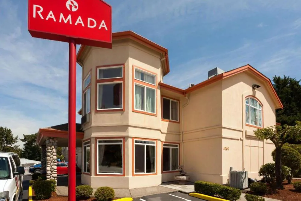 Ramada by Wyndham SeaTac Airport North hotel hero