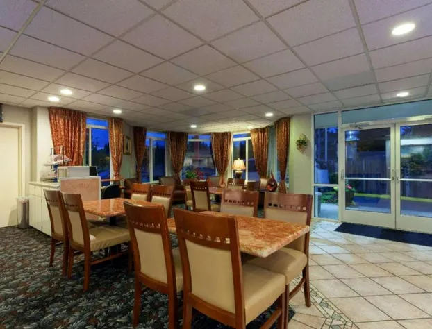 Ramada by Wyndham SeaTac Airport North hotel detail image 4