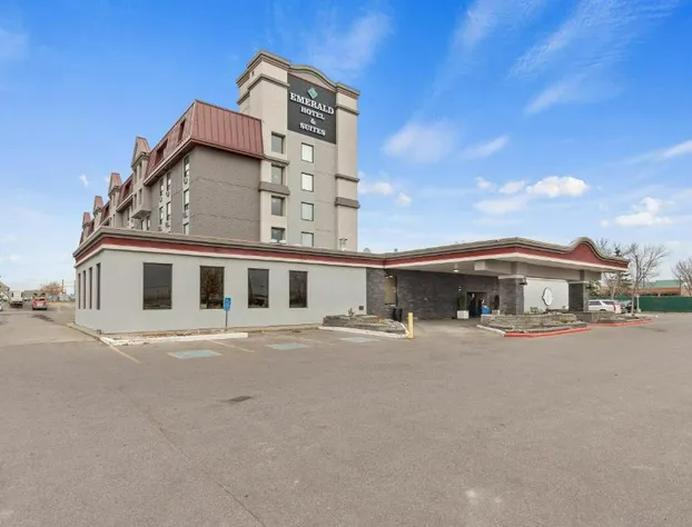 Emerald Hotel & Suites hotel detail image 1