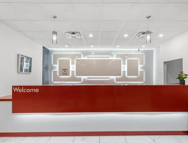 Emerald Hotel & Suites hotel detail image 2