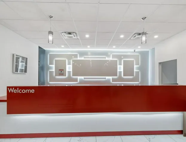 Emerald Hotel & Suites hotel detail image 3