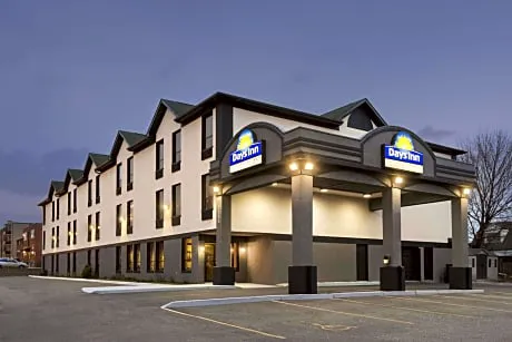 Days Inn by Wyndham Toronto East Lakeview hotel hero