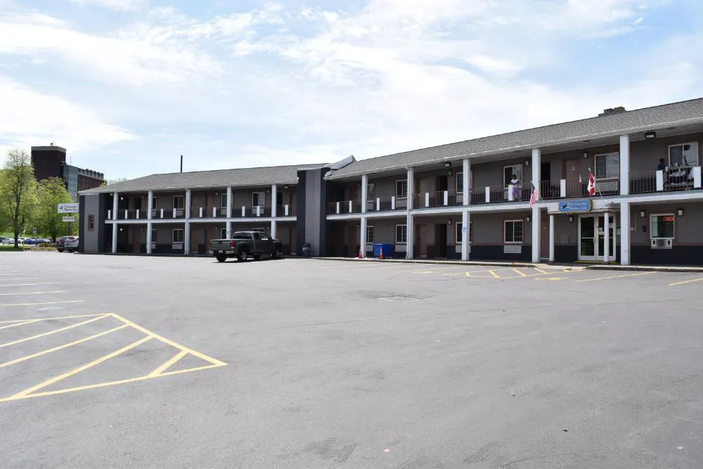 University Manor Inn hotel hero