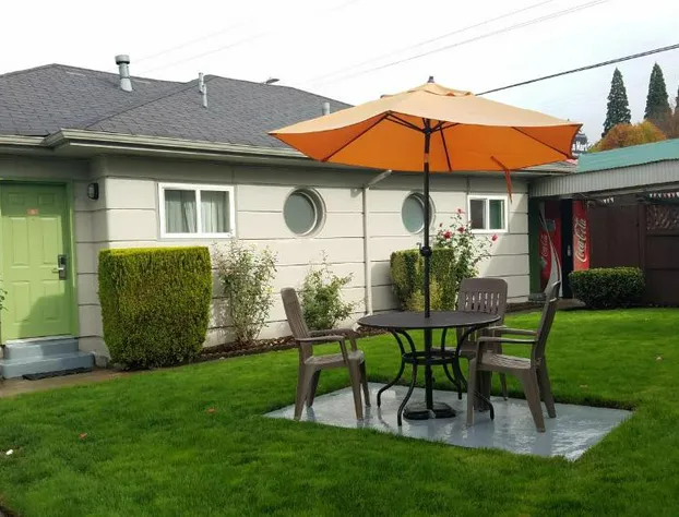 Milwaukie Inn Portland South hotel detail image 4