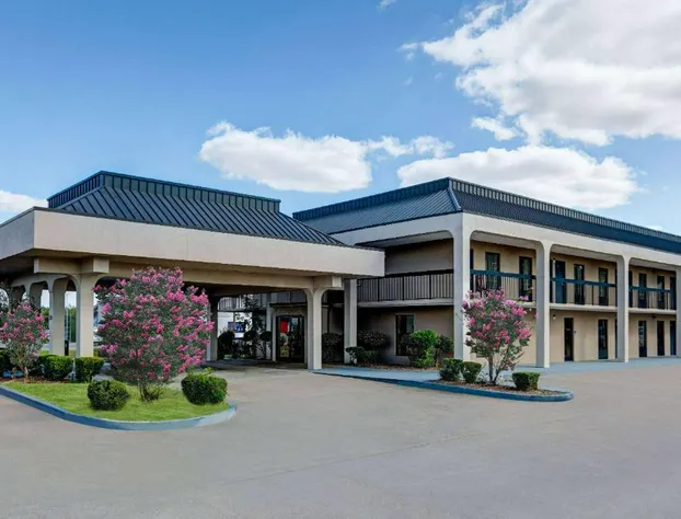 Days Inn by Wyndham Greenville MS hotel detail image 4