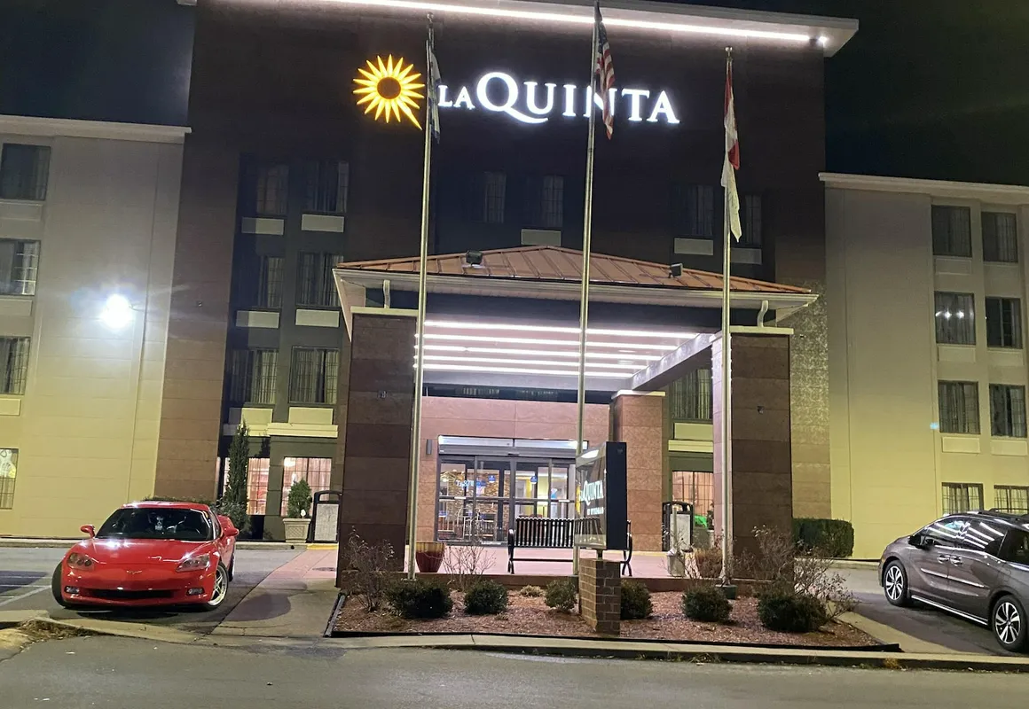 La Quinta Inn & Suites Summersville / New River National Park hotel hero