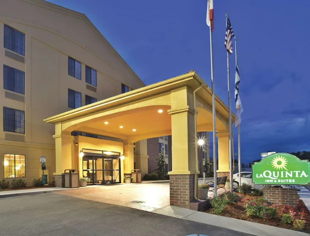 La Quinta Inn & Suites Summersville / New River National Park hotel detail image 2
