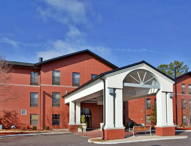 Holiday Inn Express & Suites Batesville by IHG hotel detail image 1