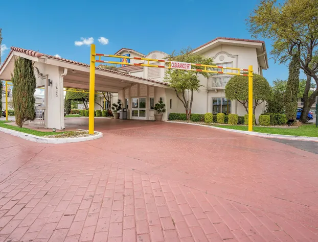 Motel 6 Dallas, TX - Market Center hotel detail image 4