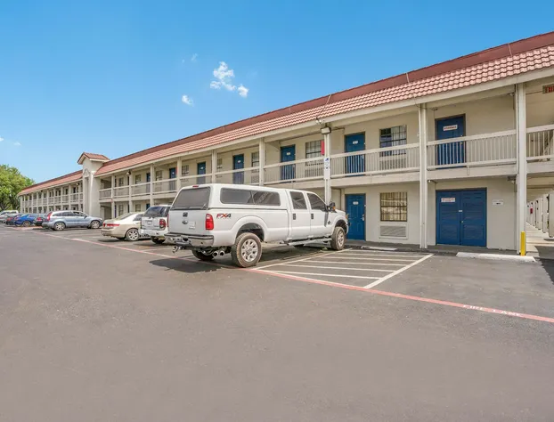 Motel 6 Dallas, TX - Market Center hotel detail image 4