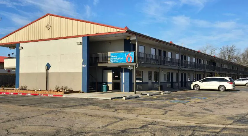 Economy Hotel Plus hotel hero