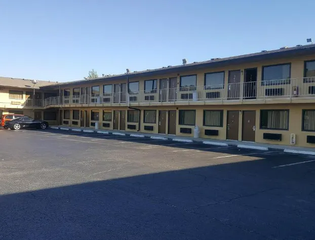 Americas Best Inn Macon hotel detail image 2