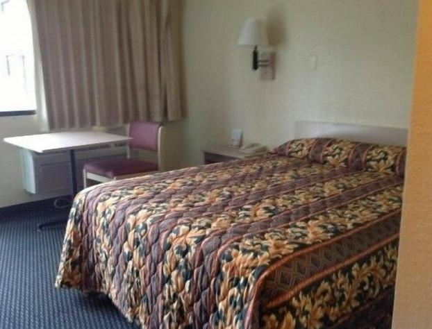 Americas Best Inn Macon hotel detail image 4