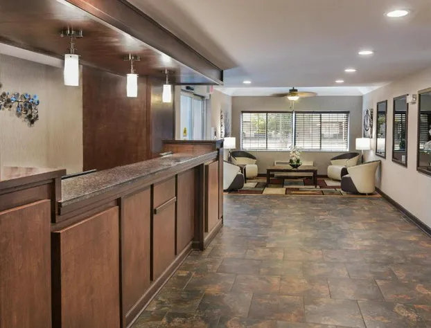 Best Western Crown Inn & Suites hotel detail image 1