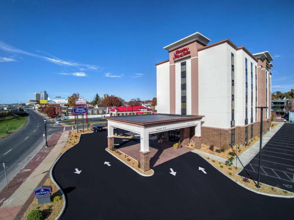 Hampton Inn & Suites Springfield/Downtown hotel hero