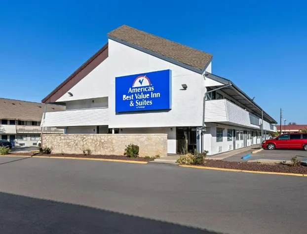 Americas Best Value Inn Kansas City E Independence hotel detail image 3