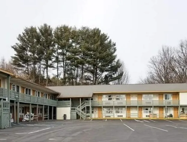 Northway Inn Queensbury - Lake George hotel detail image 1