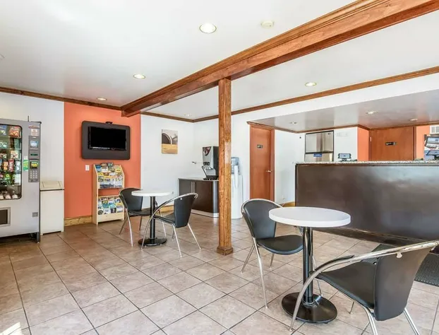 Northway Inn Queensbury - Lake George hotel detail image 4